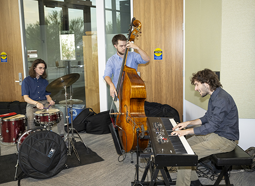 Student musicians provided music.