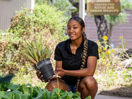CNUW student planting